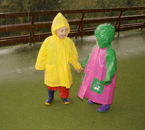 Uimpregnert regntøy av for eksempel nylon (polyamid) eller regntøy av plasttypen polyurethan (PUR) er gode valg hvis du vil ta hensyn til helse og miljø.
